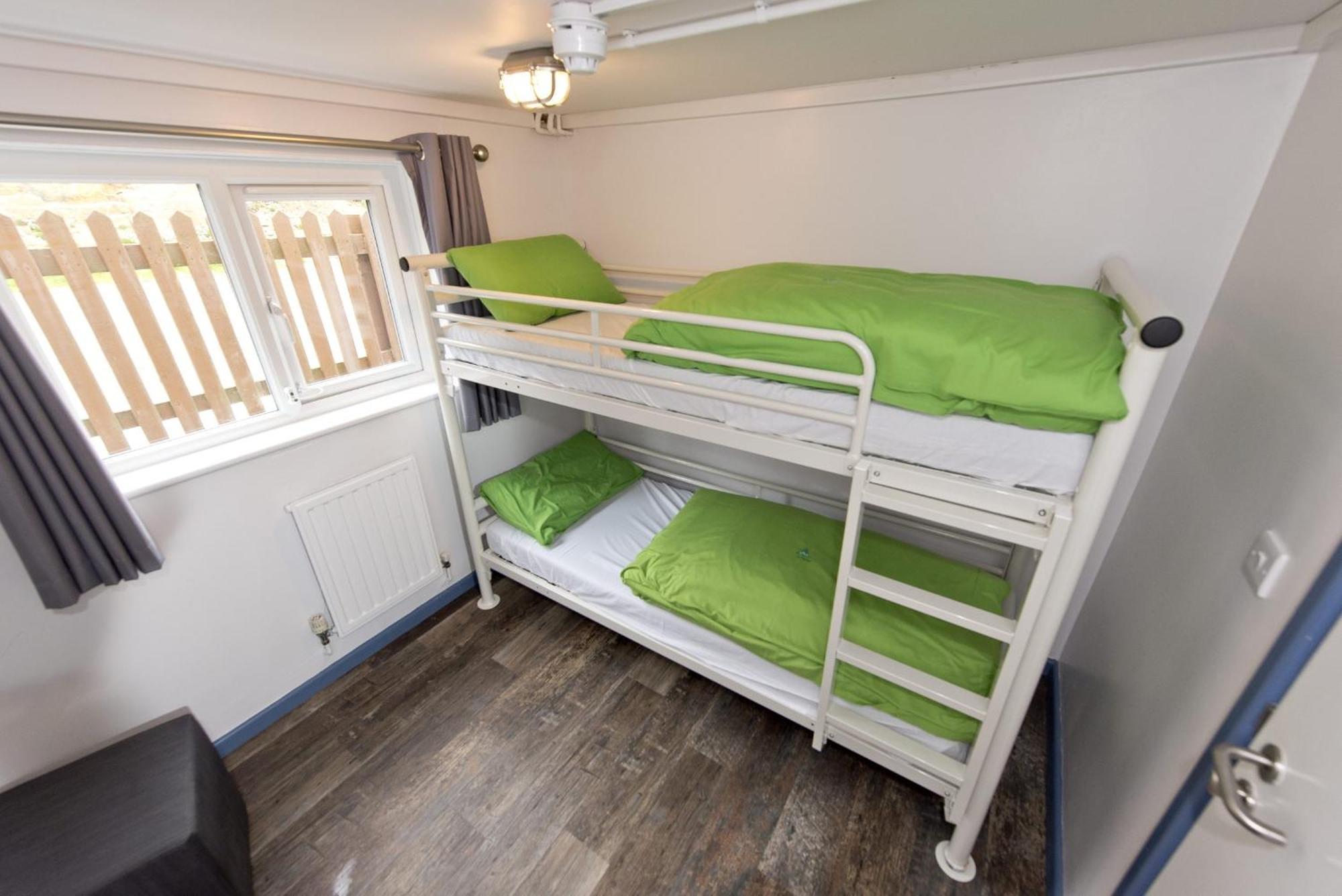 Yha Treyarnon Bay Hostal *